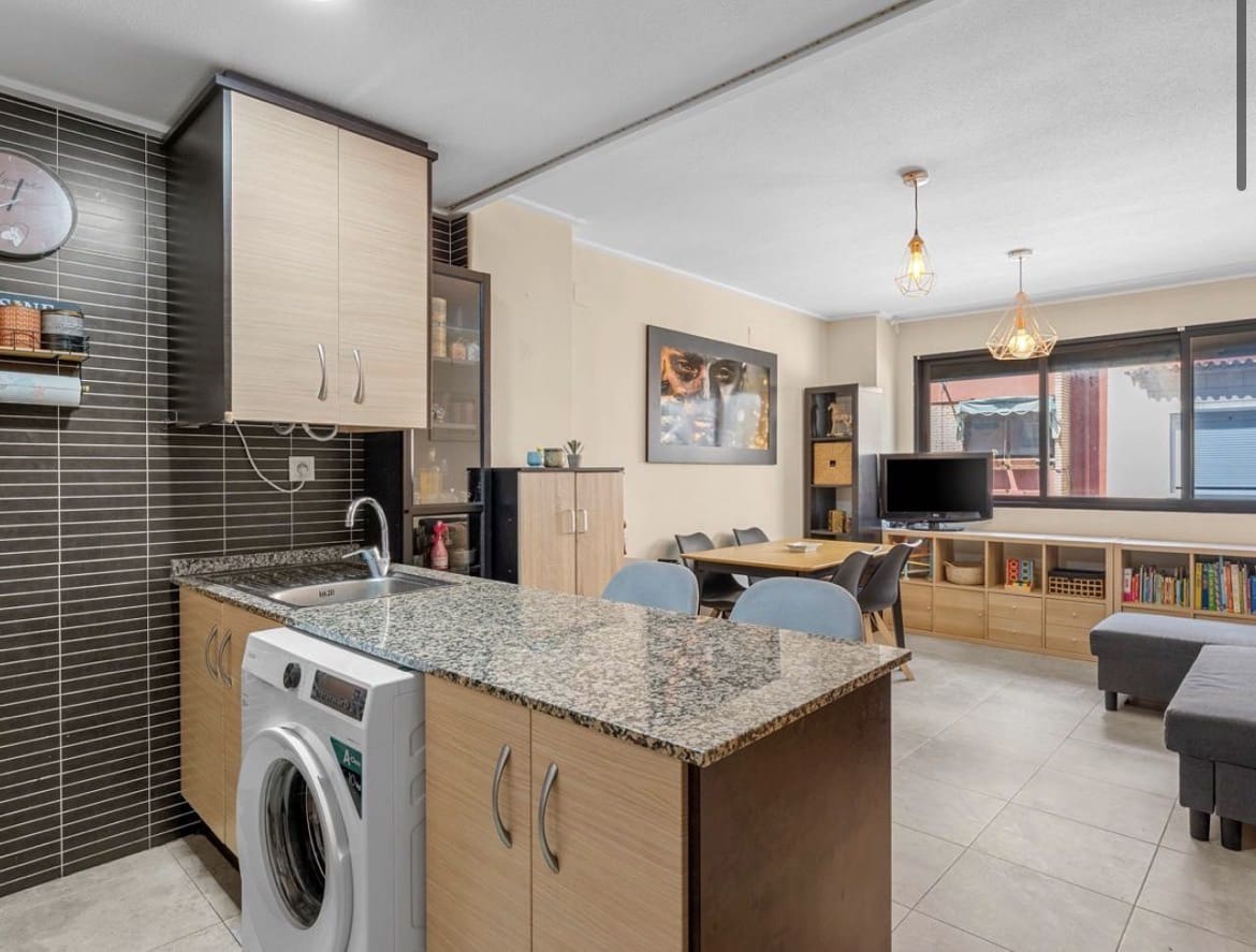 2 sovrum Lägenhet till salu i Alicante stad - 189 000 € (Ref: 10038573)