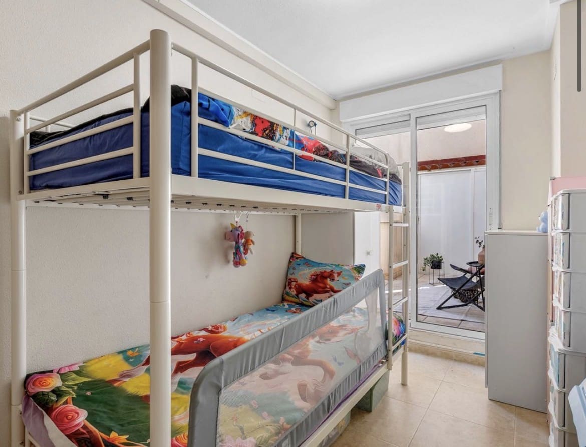 2 sovrum Lägenhet till salu i Alicante stad - 189 000 € (Ref: 10038573)