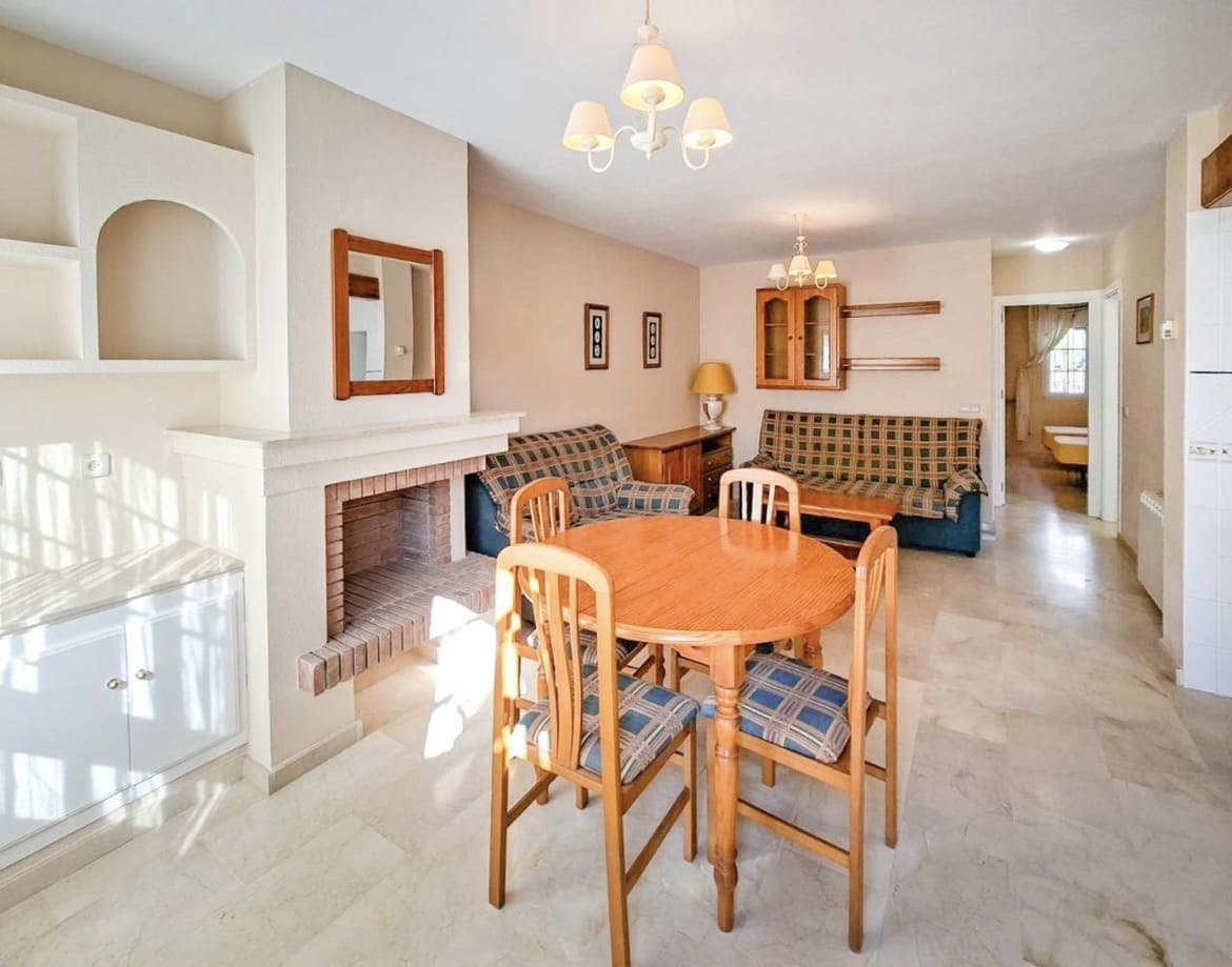 2 bedroom Townhouse for sale in Villamartin with pool garage - € 215,000 (Ref: 10038578)