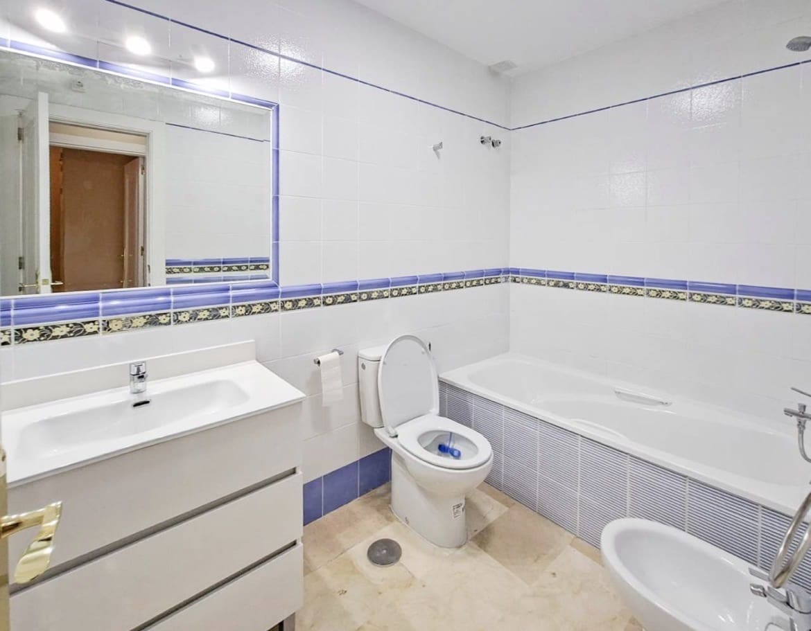 2 bedroom Townhouse for sale in Villamartin with pool garage - € 215,000 (Ref: 10038578)