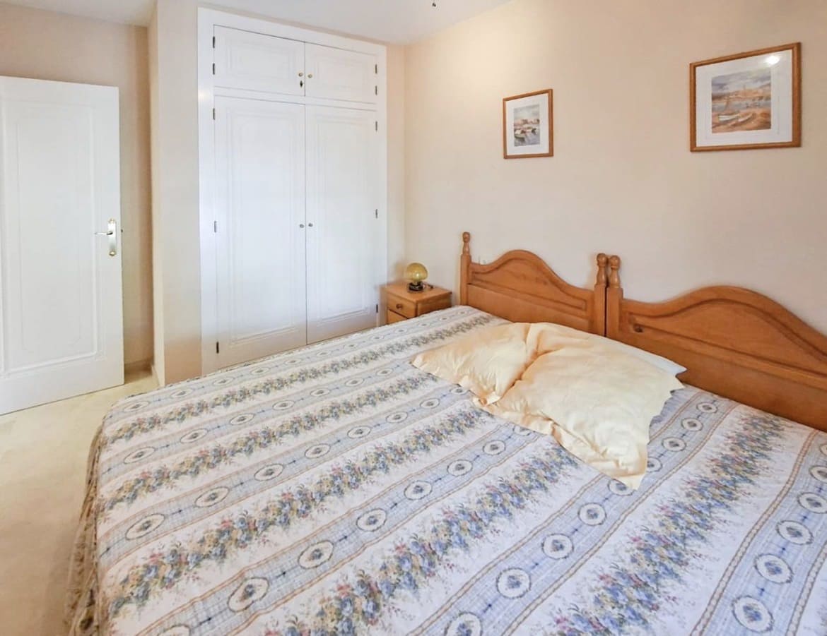 2 bedroom Townhouse for sale in Villamartin with pool garage - € 215,000 (Ref: 10038578)