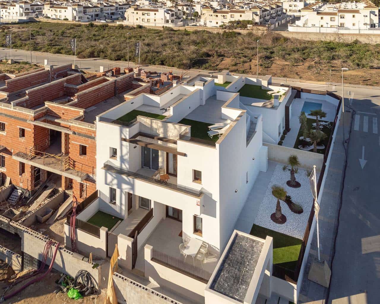 Casa de 3 habitaciones en Orihuela en venta con piscina garaje - 315.000 € (Ref: 10079884)