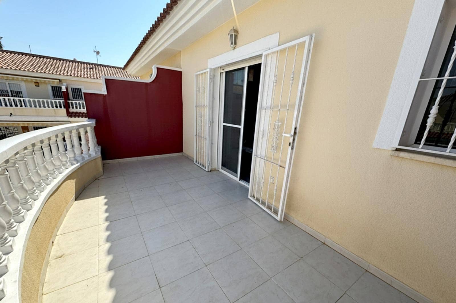 3 sypialnia Bungalow na sprzedaż w Ciudad Quesada z basenem garażem - 240 000 € (Ref: 10116399)