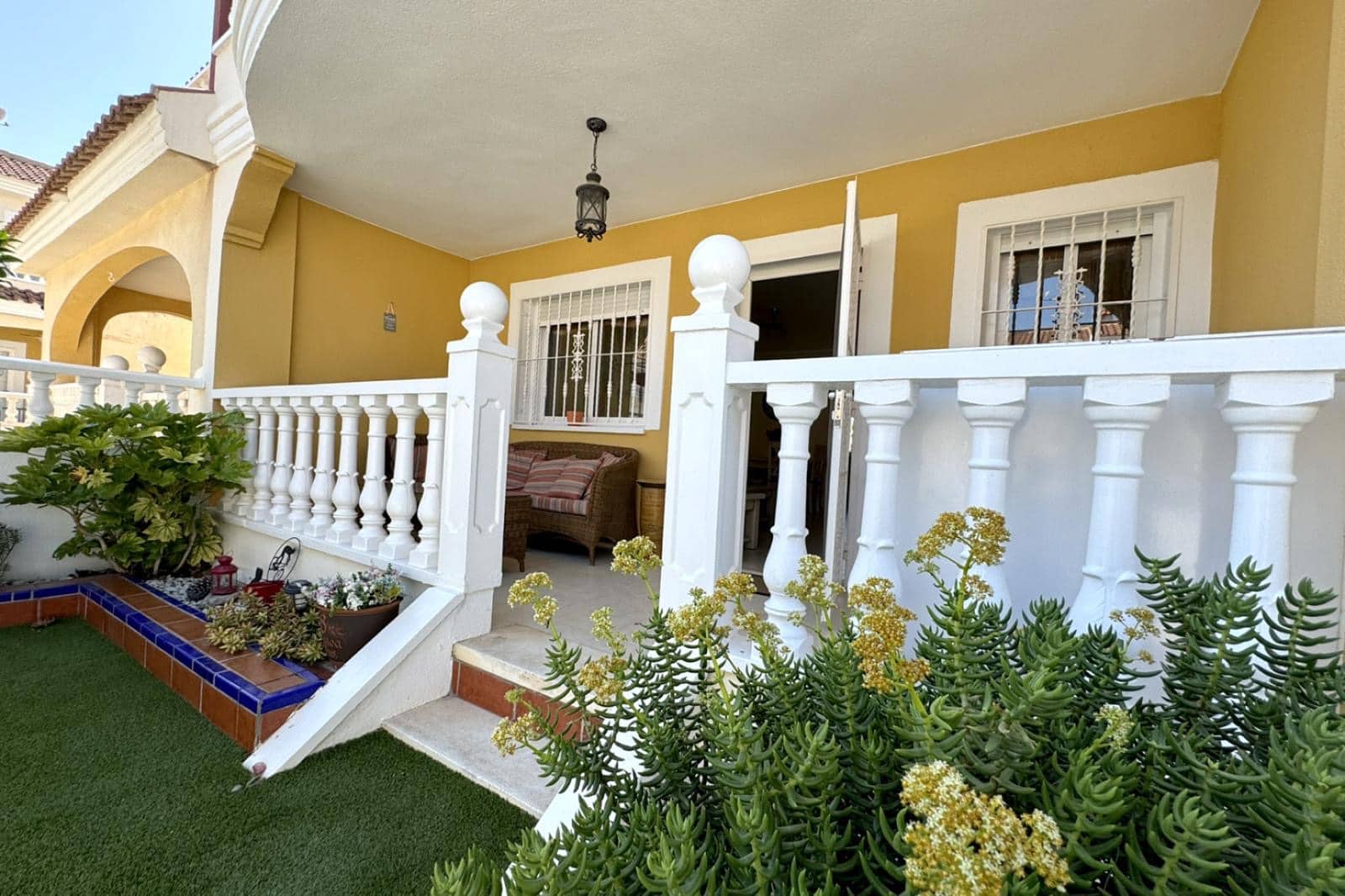 3 sypialnia Bungalow na sprzedaż w Ciudad Quesada z basenem garażem - 240 000 € (Ref: 10116399)