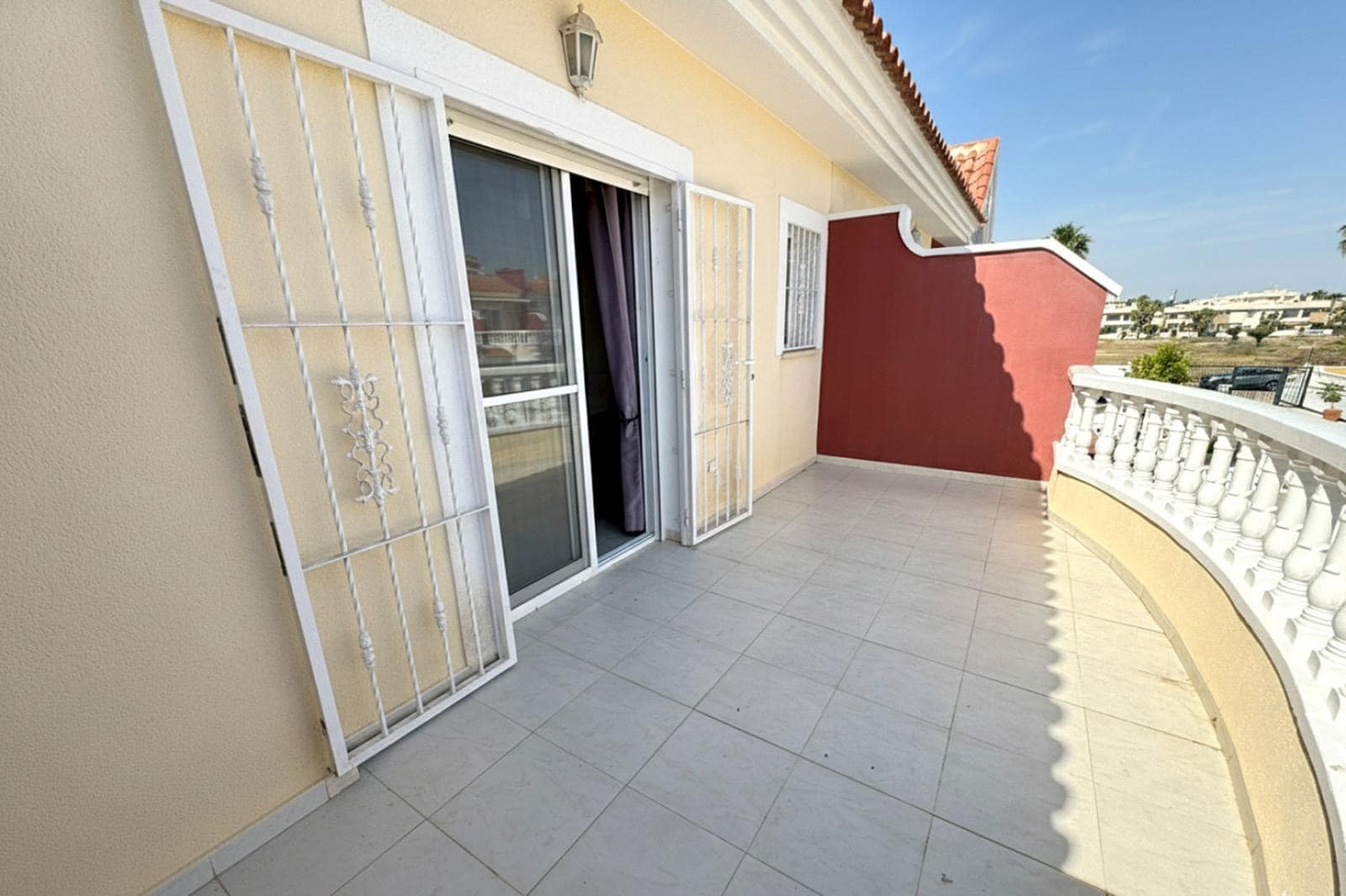 3 sypialnia Bungalow na sprzedaż w Ciudad Quesada z basenem garażem - 240 000 € (Ref: 10116399)
