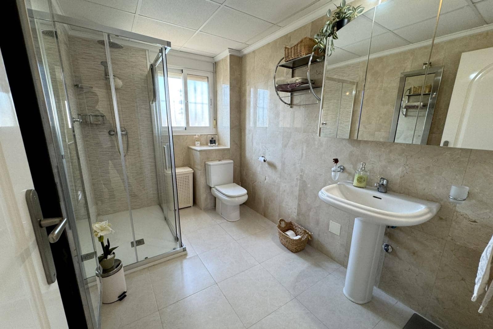 3 sypialnia Bungalow na sprzedaż w Ciudad Quesada z basenem garażem - 240 000 € (Ref: 10116399)