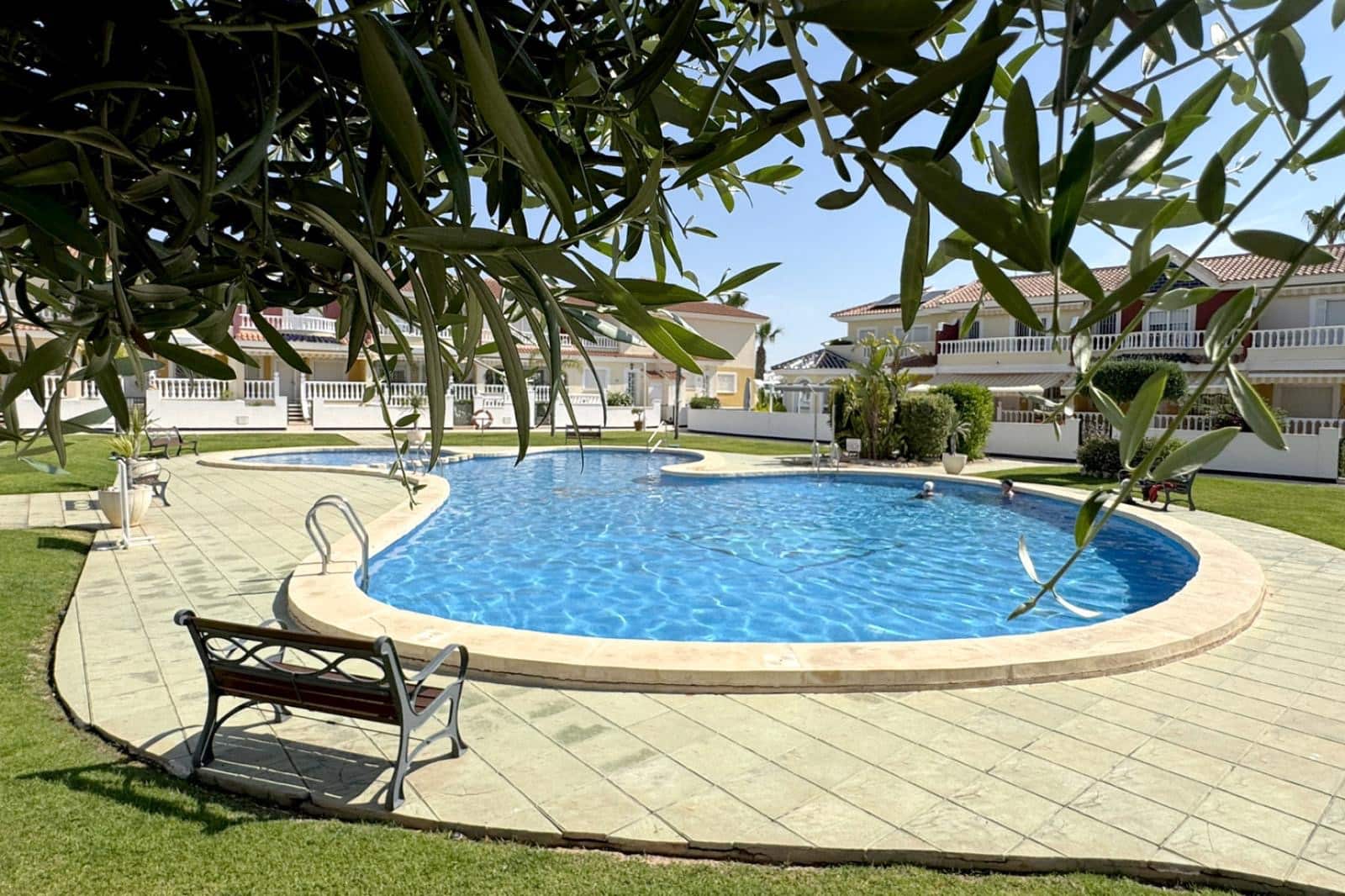 3 sypialnia Bungalow na sprzedaż w Ciudad Quesada z basenem garażem - 240 000 € (Ref: 10116399)