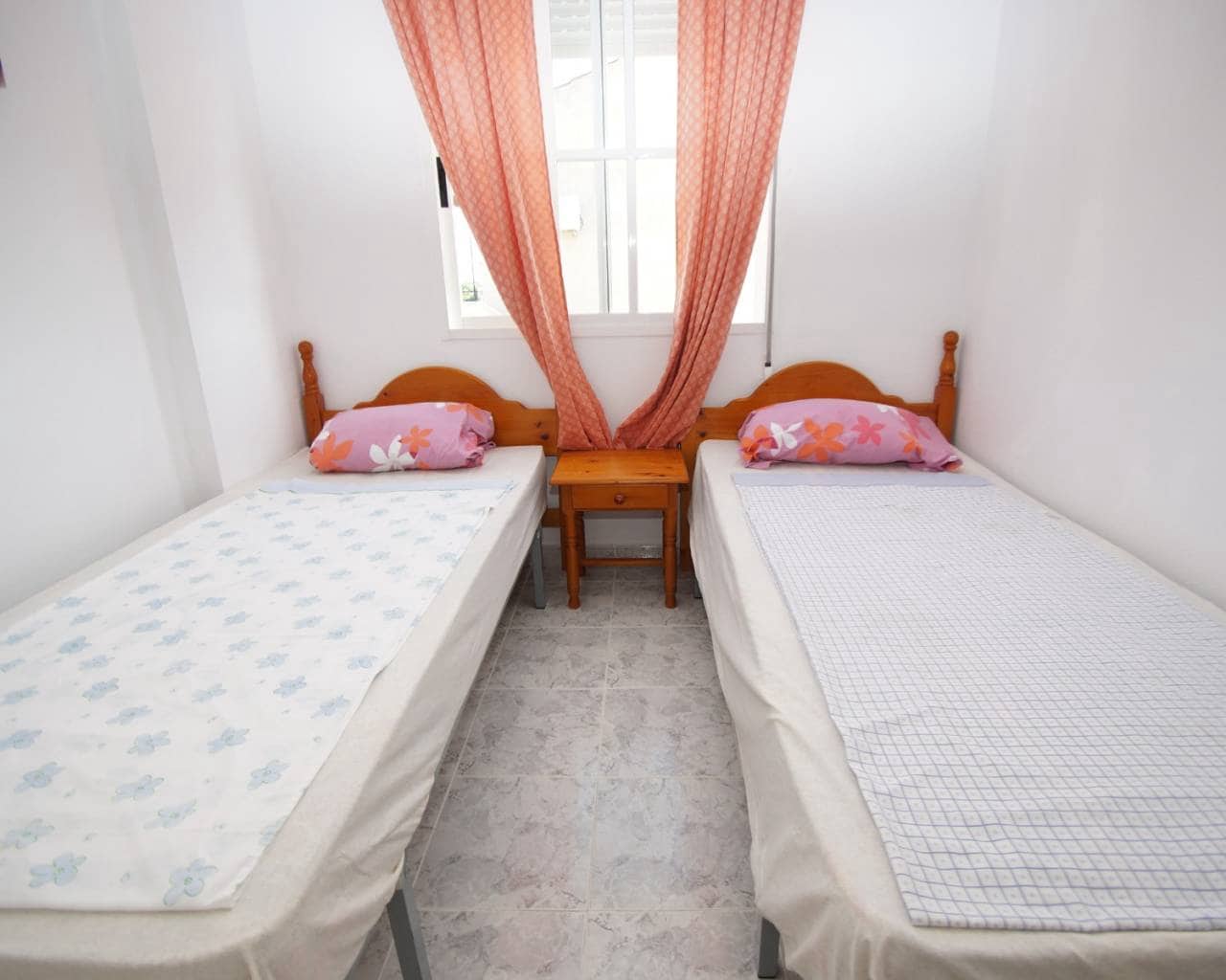 2 makuuhuone Bungalow myytävänä paikassa Playa Flamenca mukana uima-altaan 
autotalli - 155 000 € (Ref: 10135197)