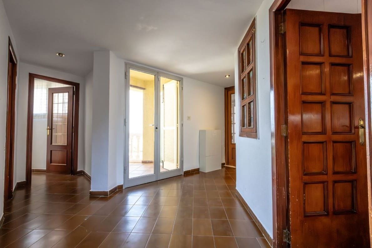Chalet de 4 habitaciones en Alzira en venta con piscina garaje - 349.500 € (Ref: 10057413)