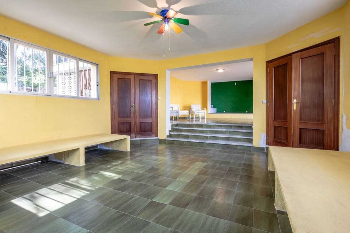 Chalet de 4 habitaciones en Alzira en venta con piscina garaje - 349.500 € (Ref: 10057413)