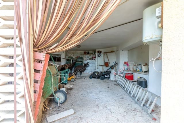 4 makuuhuone Huvila myytävänä paikassa Alzira mukana uima-altaan 
autotalli - 349 500 € (Ref: 10057413)