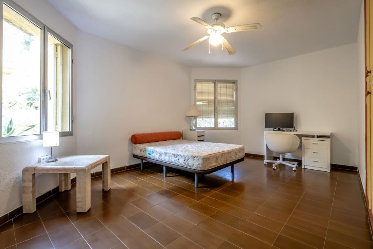 Chalet de 4 habitaciones en Alzira en venta con piscina garaje - 349.500 € (Ref: 10057413)