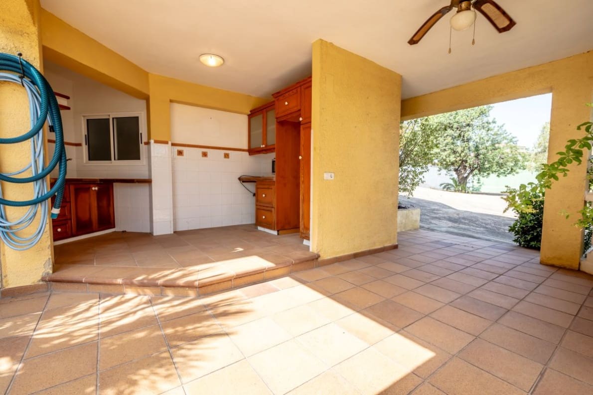 Chalet de 4 habitaciones en Alzira en venta con piscina garaje - 349.500 € (Ref: 10057413)