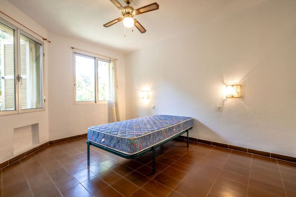 Chalet de 4 habitaciones en Alzira en venta con piscina garaje - 349.500 € (Ref: 10057413)