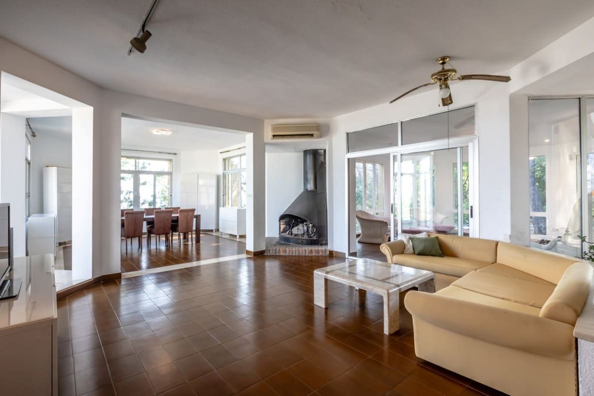Chalet de 4 habitaciones en Alzira en venta con piscina garaje - 349.500 € (Ref: 10057413)