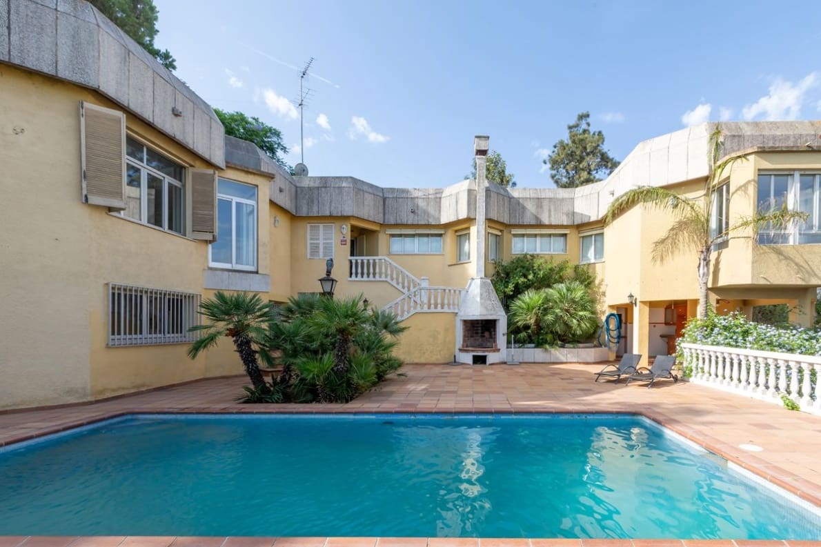 Chalet de 4 habitaciones en Alzira en venta con piscina garaje - 349.500 € (Ref: 10057413)