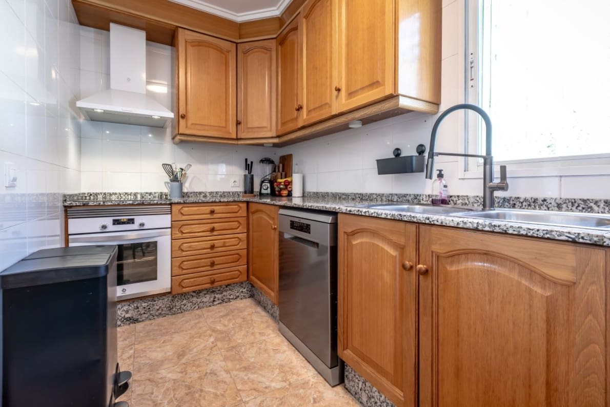 4 soveværelse Villa til salg i Chiva med swimmingpool garage - € 359.000 (Ref: 10057414)