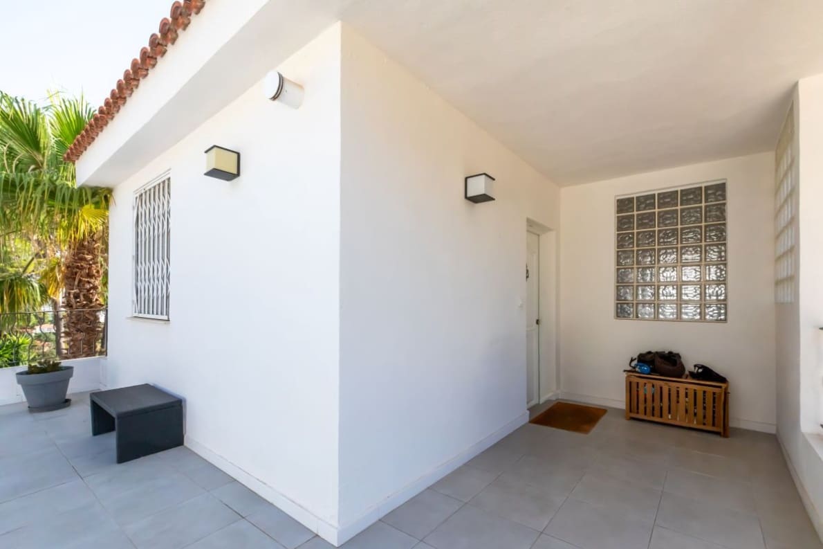 4 soveværelse Villa til salg i Chiva med swimmingpool garage - € 359.000 (Ref: 10057414)
