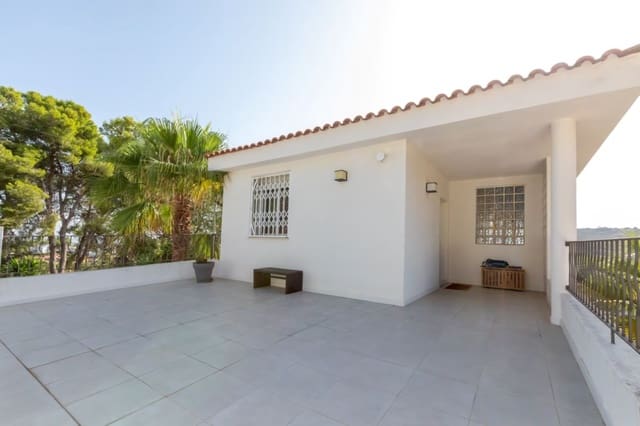 4 soveværelse Villa til salg i Chiva med swimmingpool garage - € 359.000 (Ref: 10057414)