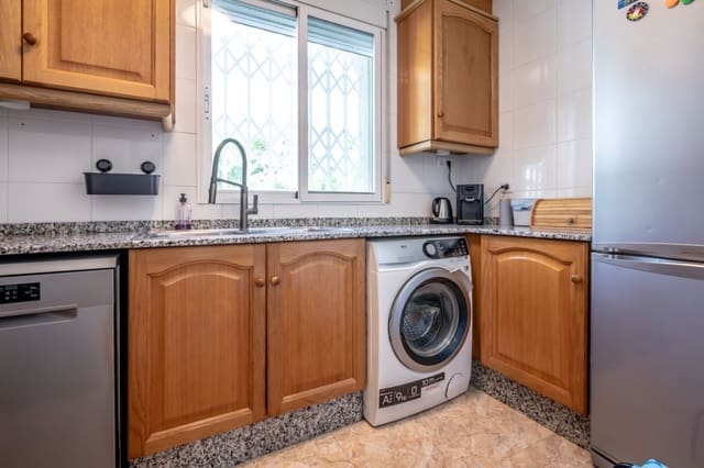 4 soveværelse Villa til salg i Chiva med swimmingpool garage - € 359.000 (Ref: 10057414)