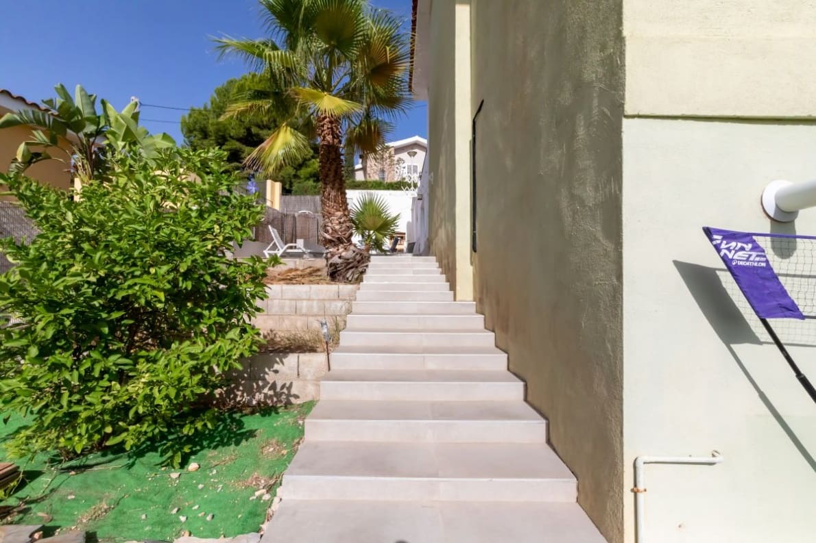4 soveværelse Villa til salg i Chiva med swimmingpool garage - € 359.000 (Ref: 10057414)