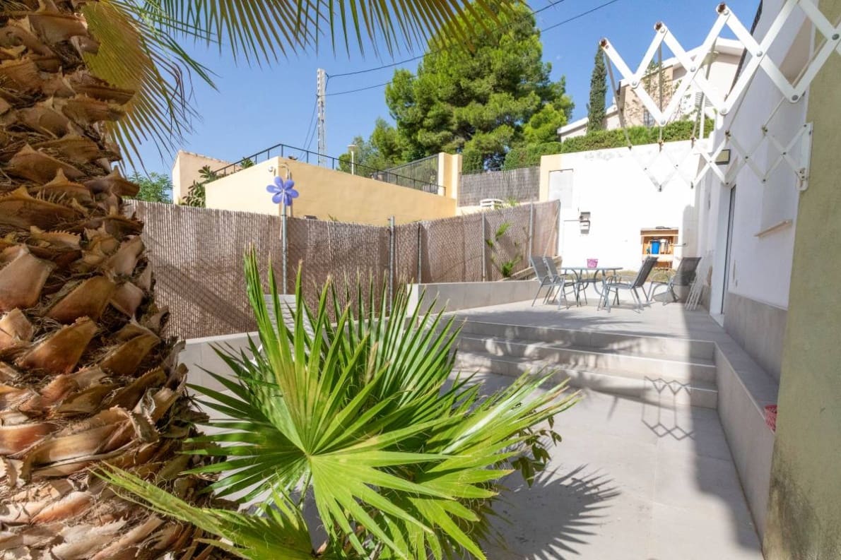 4 soveværelse Villa til salg i Chiva med swimmingpool garage - € 359.000 (Ref: 10057414)