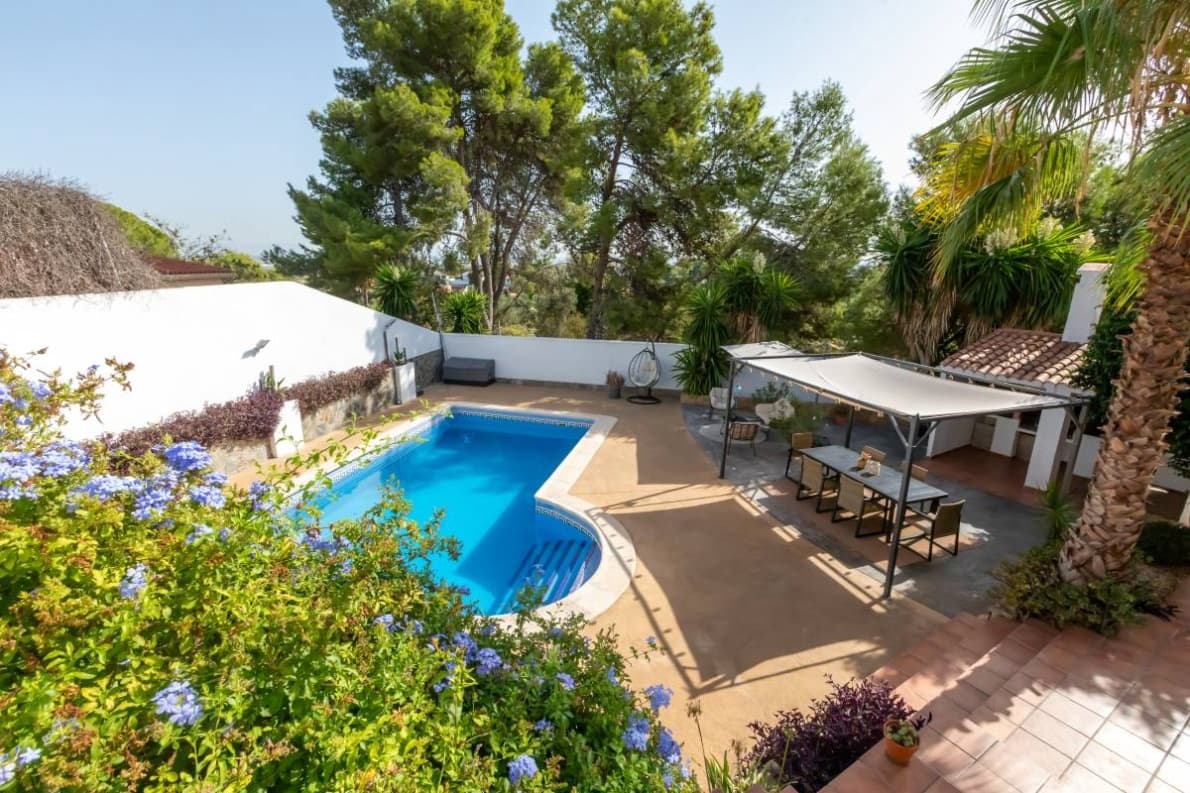 4 soveværelse Villa til salg i Chiva med swimmingpool garage - € 359.000 (Ref: 10057414)