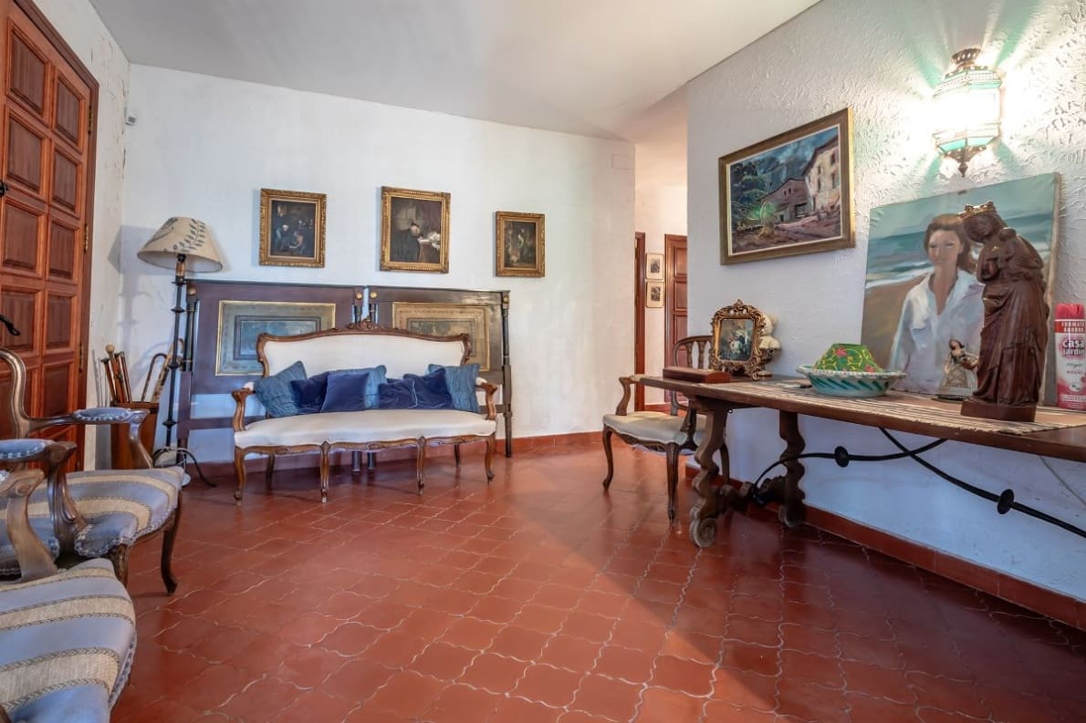 9 bedroom Villa for sale in Naquera with pool garage - € 1,100,000 (Ref: 10057415)