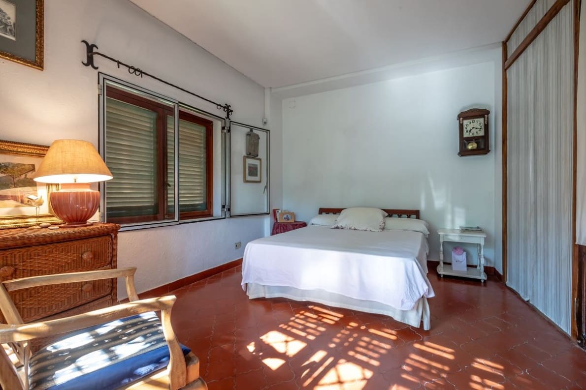 9 bedroom Villa for sale in Naquera with pool garage - € 1,100,000 (Ref: 10057415)