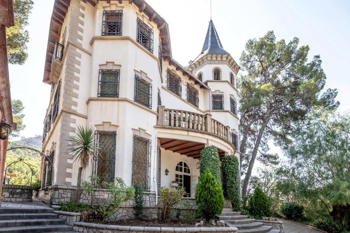 9 bedroom Villa for sale in Naquera with pool garage - € 1,100,000 (Ref: 10057415)