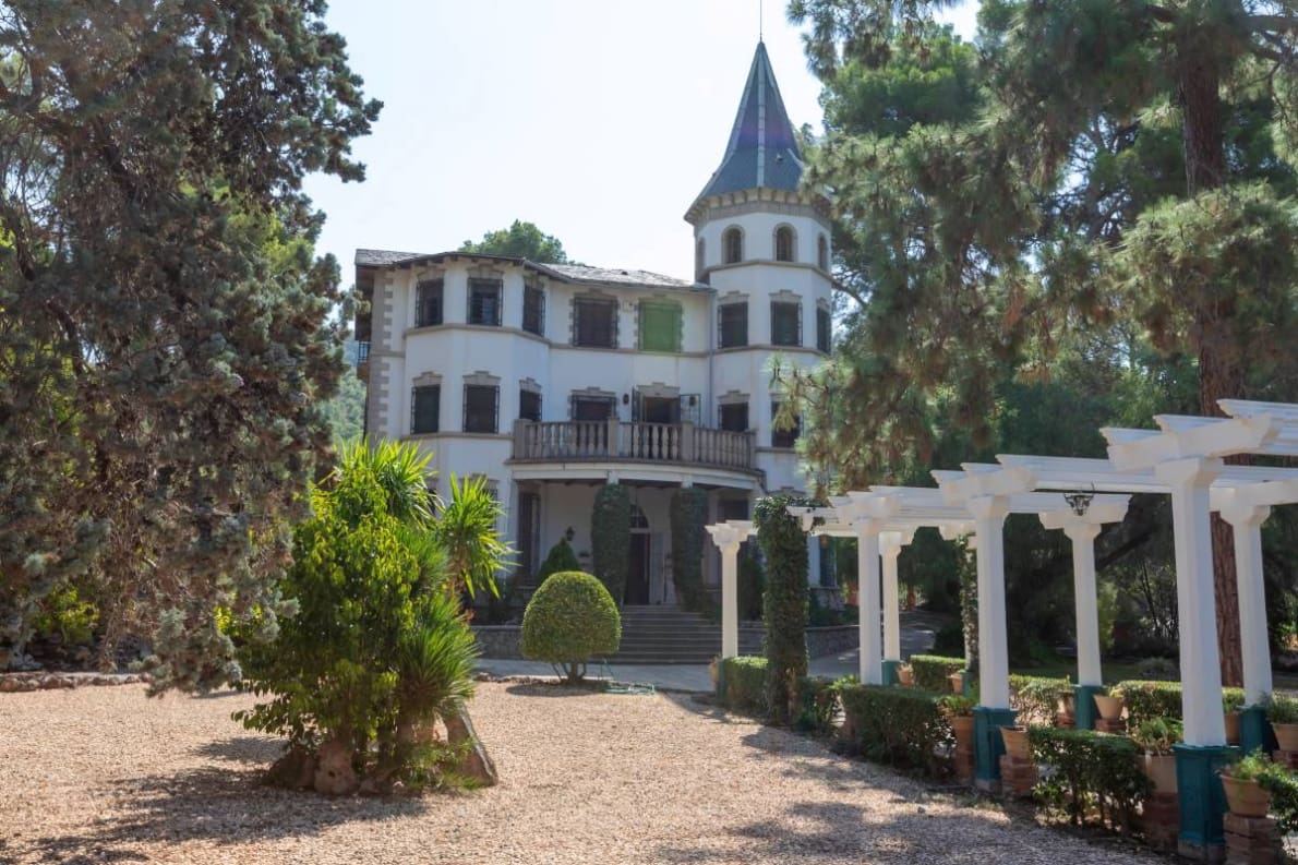 9 bedroom Villa for sale in Naquera with pool garage - € 1,100,000 (Ref: 10057415)
