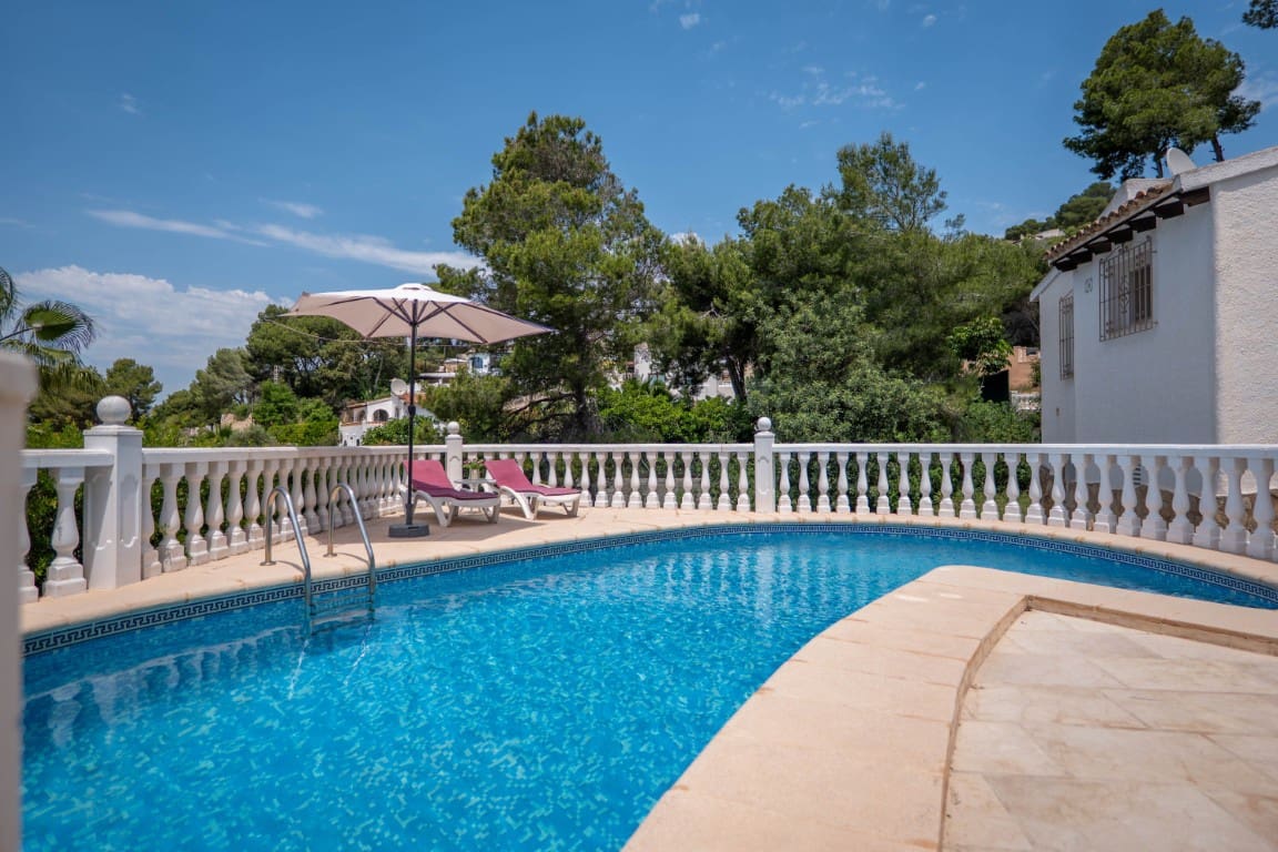 Chalet de 2 habitaciones en Moraira en venta con piscina garaje - 549.000 € (Ref: 10057416)