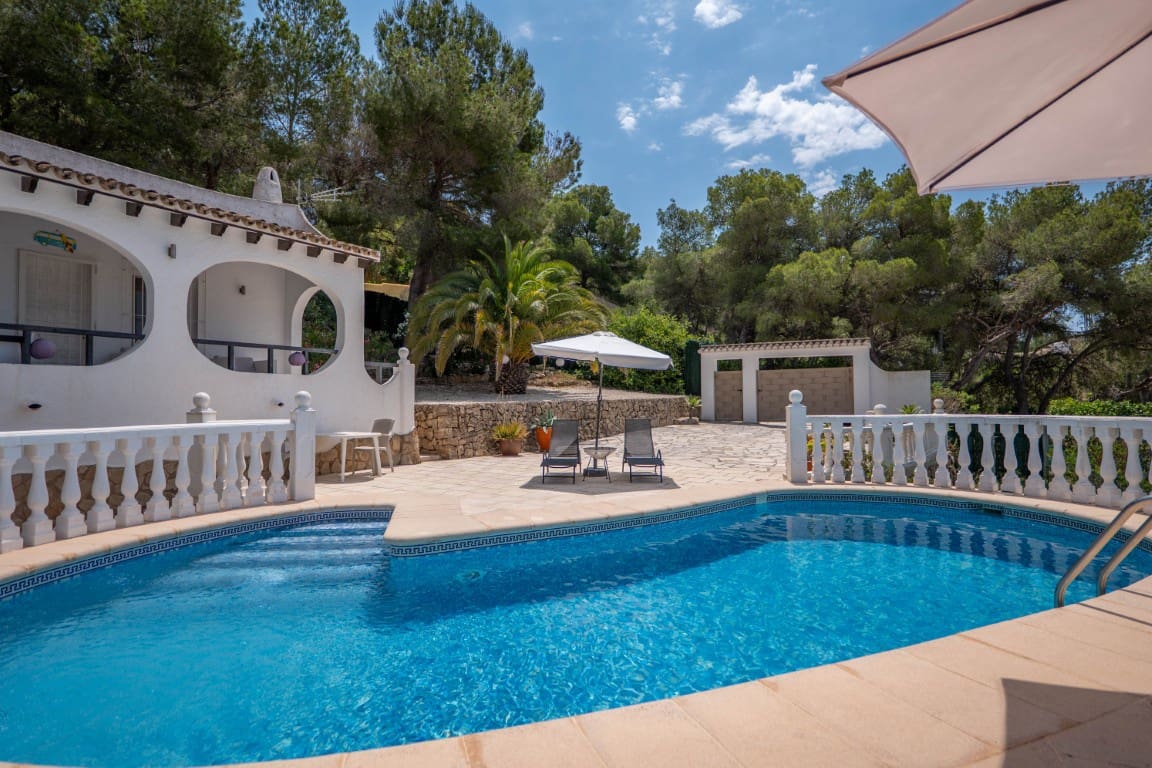 Chalet de 2 habitaciones en Moraira en venta con piscina garaje - 549.000 € (Ref: 10057416)
