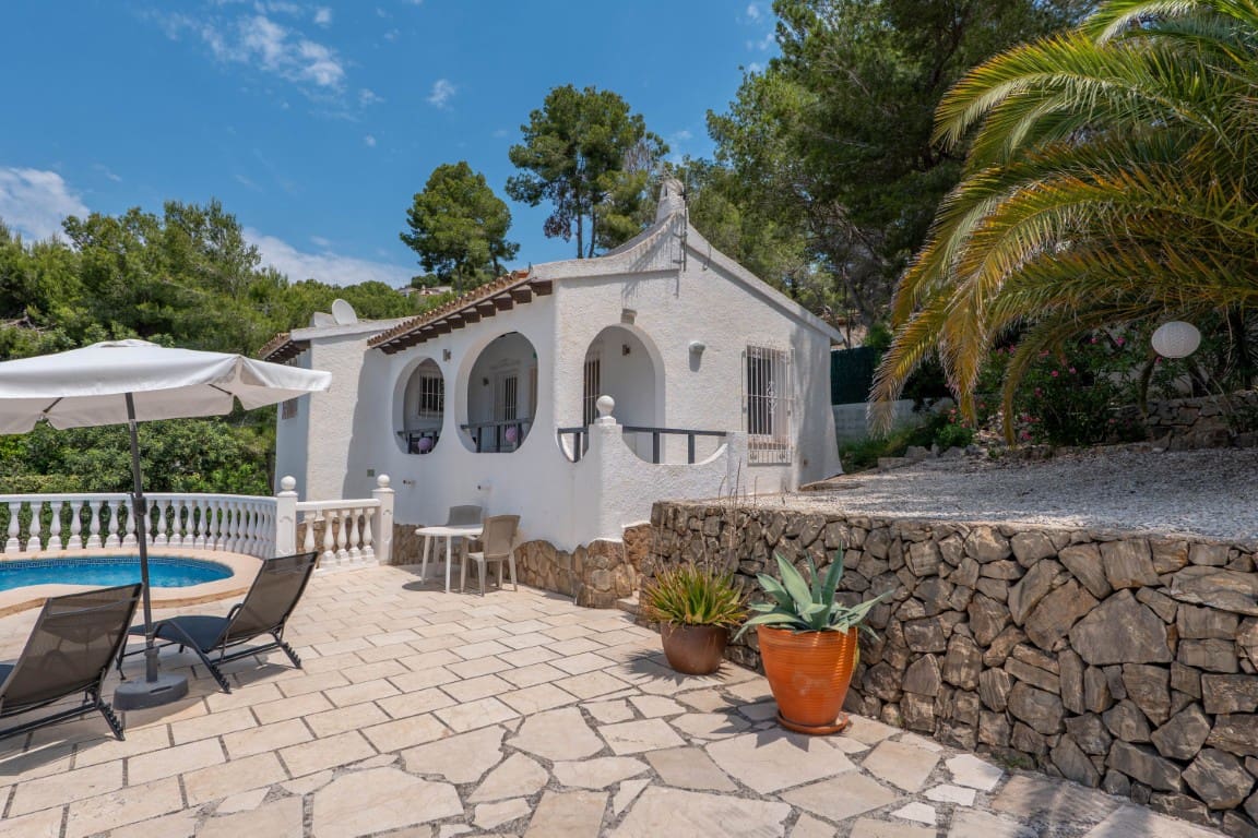 Chalet de 2 habitaciones en Moraira en venta con piscina garaje - 549.000 € (Ref: 10057416)