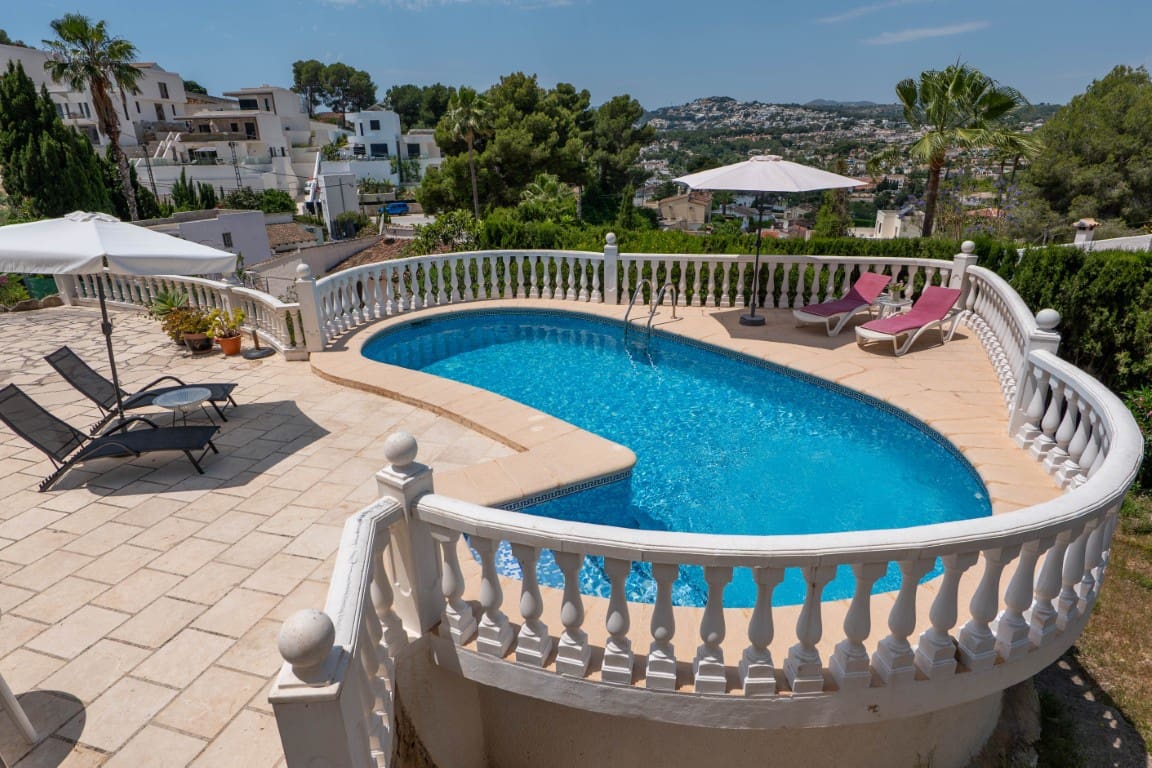 Chalet de 2 habitaciones en Moraira en venta con piscina garaje - 549.000 € (Ref: 10057416)