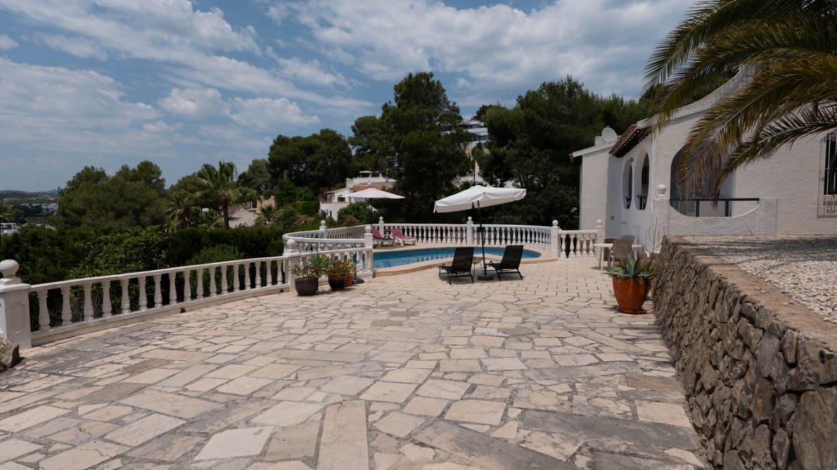 Chalet de 2 habitaciones en Moraira en venta con piscina garaje - 549.000 € (Ref: 10057416)
