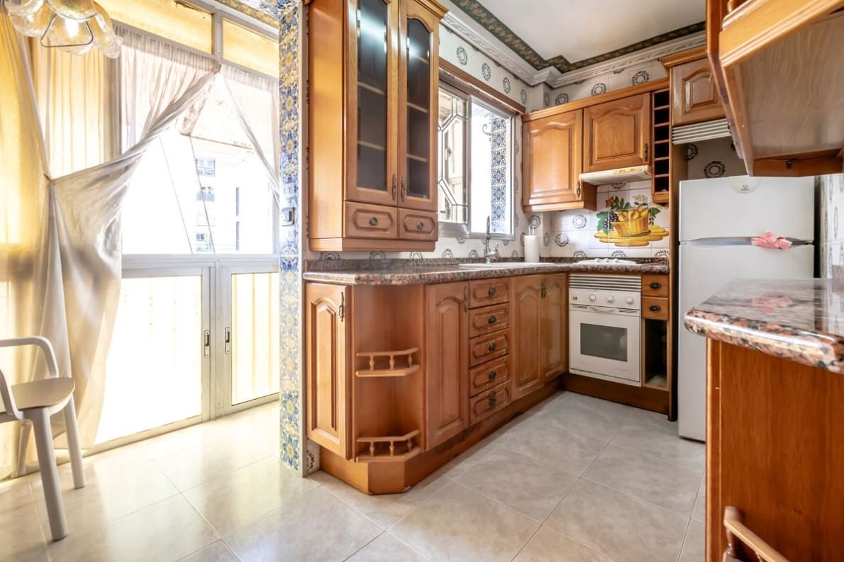 3 sovrum Lägenhet till salu i Valencia stad med garage - 390 000 € (Ref: 10057417)