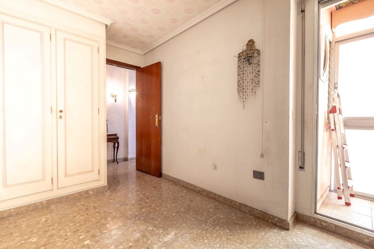 3 sovrum Lägenhet till salu i Valencia stad med garage - 390 000 € (Ref: 10057417)