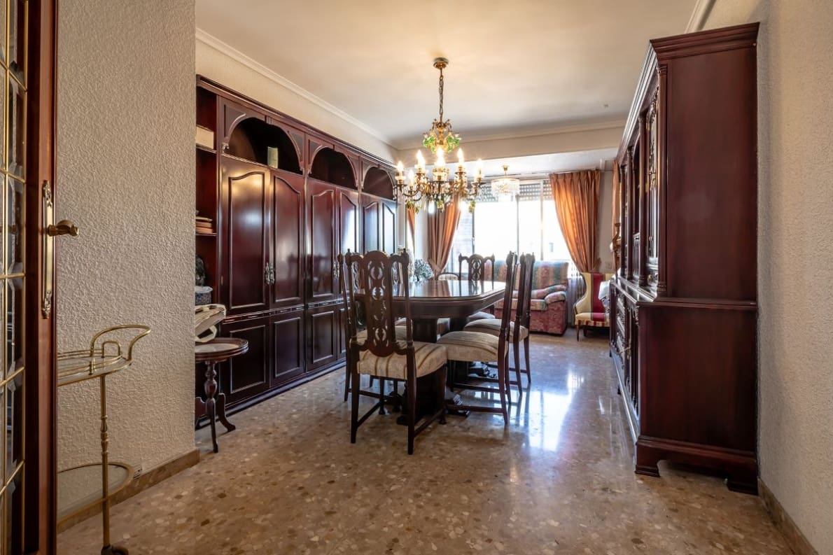 3 sovrum Lägenhet till salu i Valencia stad med garage - 390 000 € (Ref: 10057417)