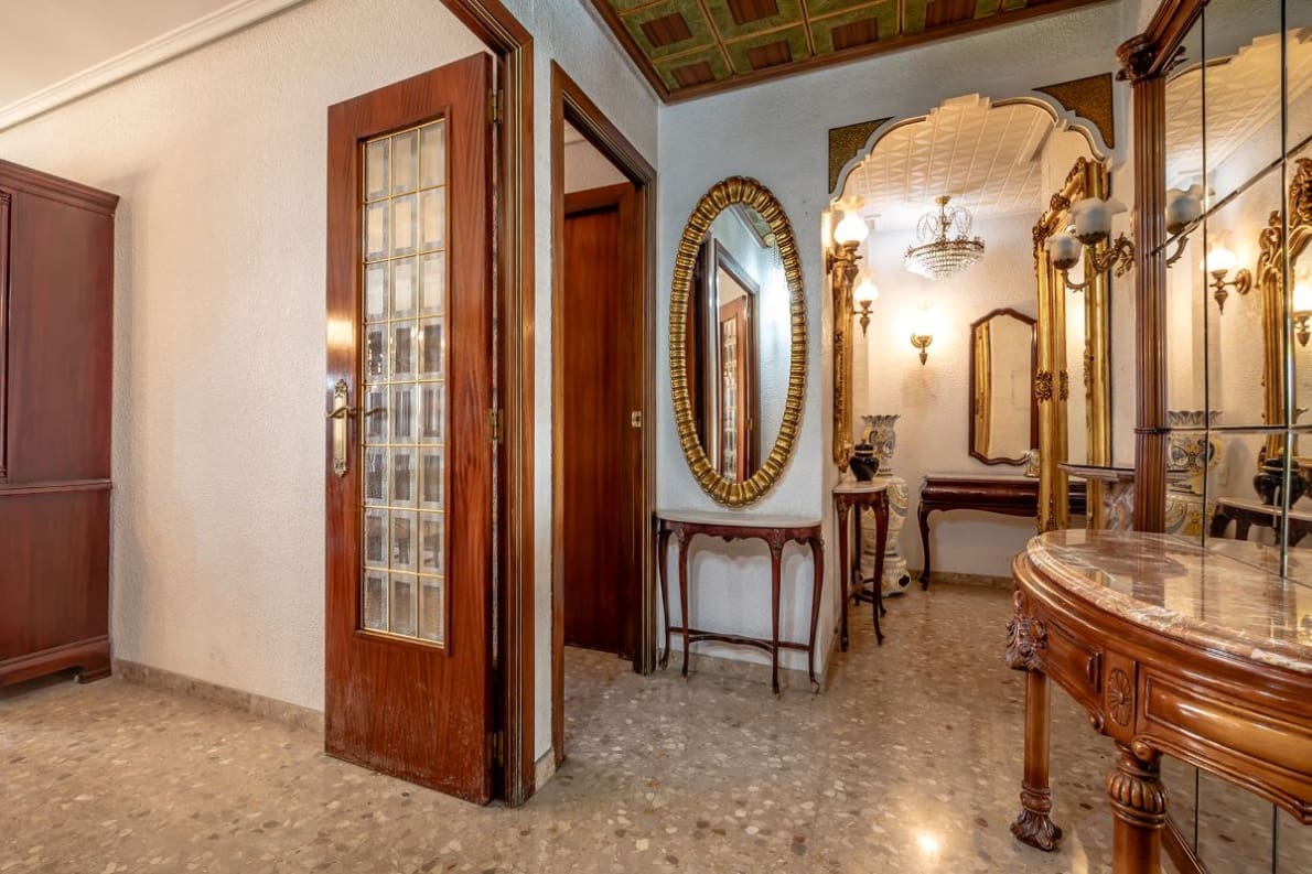 3 sovrum Lägenhet till salu i Valencia stad med garage - 390 000 € (Ref: 10057417)