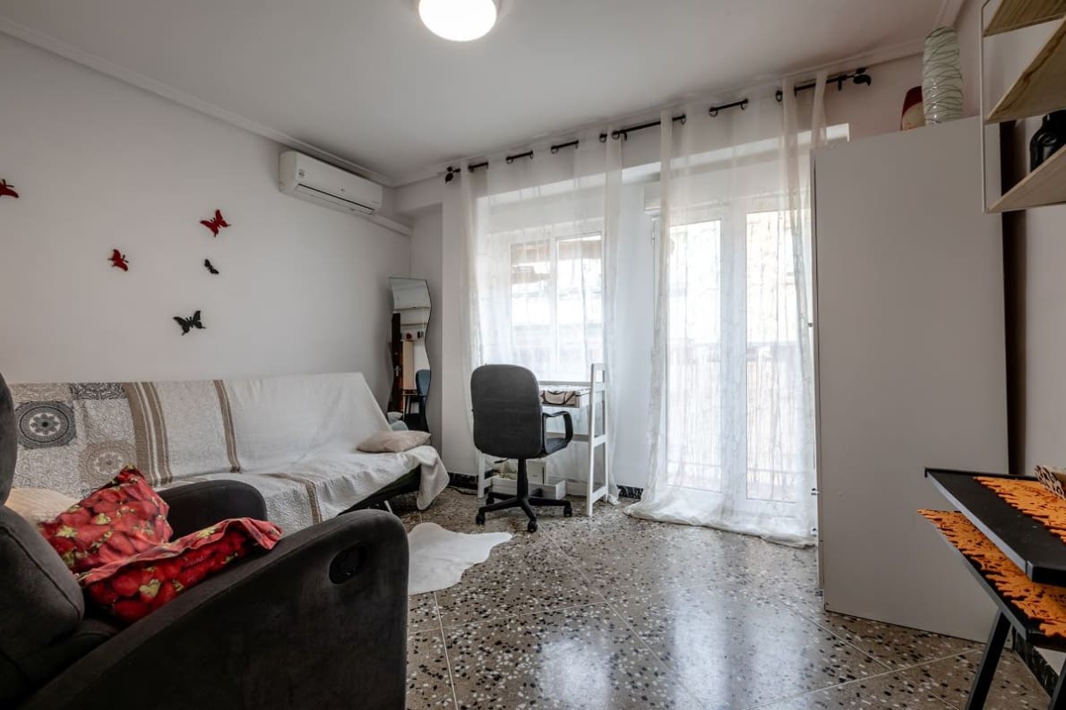 Apartamento de 3 habitaciones en València ciudad en venta - 240.000 € (Ref: 10057421)