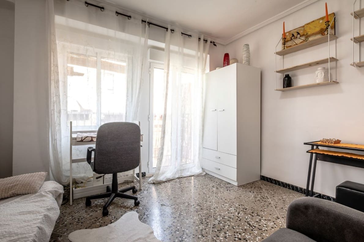 Apartamento de 3 habitaciones en València ciudad en venta - 240.000 € (Ref: 10057421)