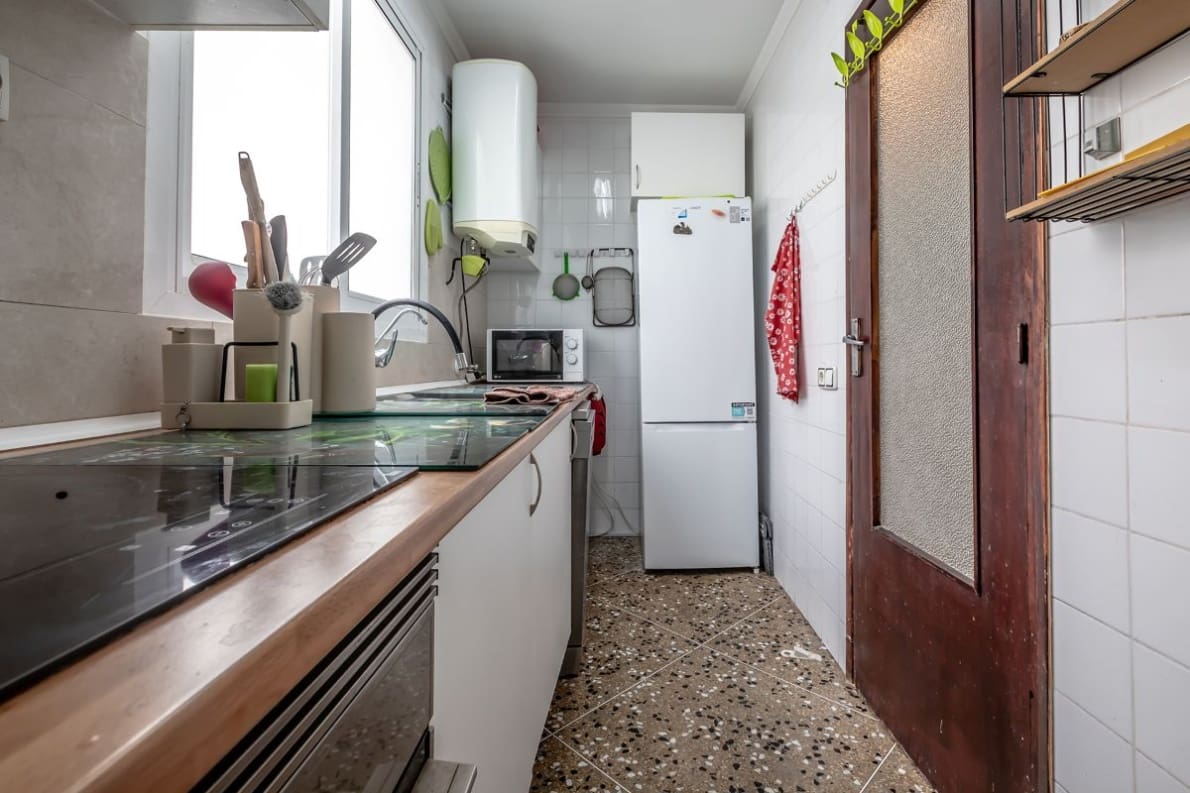 Apartamento de 3 habitaciones en València ciudad en venta - 240.000 € (Ref: 10057421)
