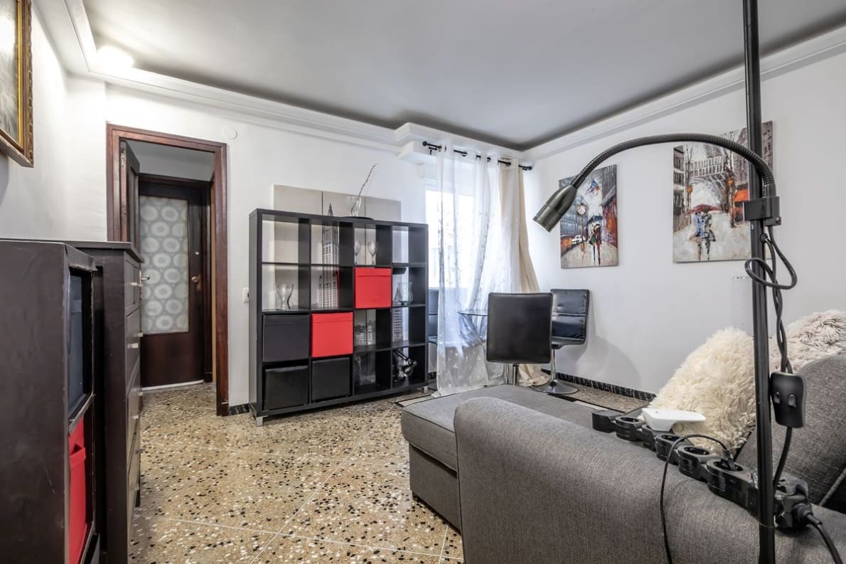 Apartamento de 3 habitaciones en València ciudad en venta - 240.000 € (Ref: 10057421)