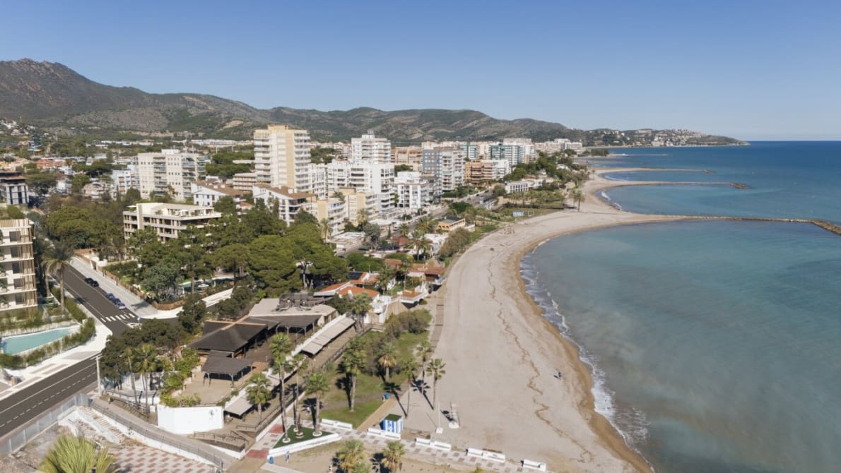 Apartamento de 3 habitaciones en Benicàssim en venta con piscina garaje - 675.000 € (Ref: 10057424)