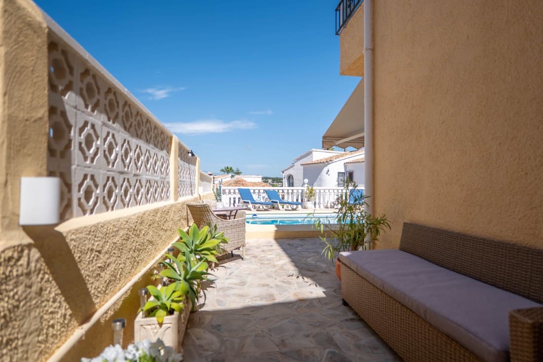 Chalet de 3 habitaciones en Moraira en venta con piscina garaje - 499.000 € (Ref: 10057425)