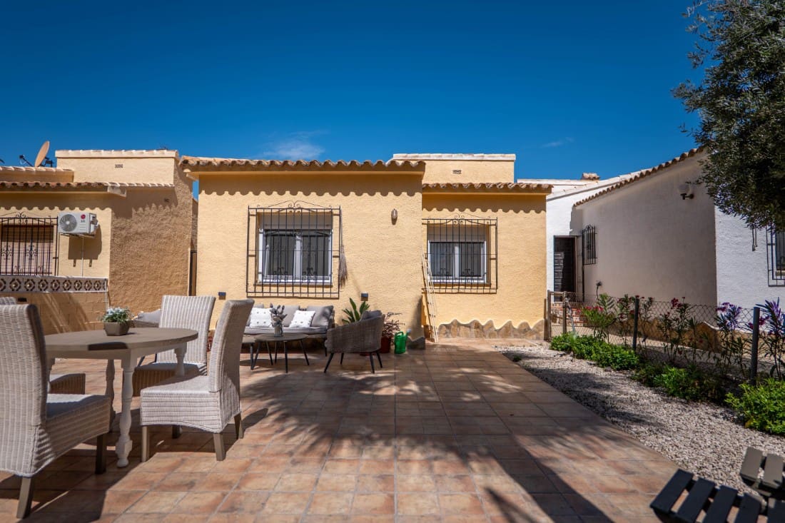 Chalet de 3 habitaciones en Moraira en venta con piscina garaje - 499.000 € (Ref: 10057425)