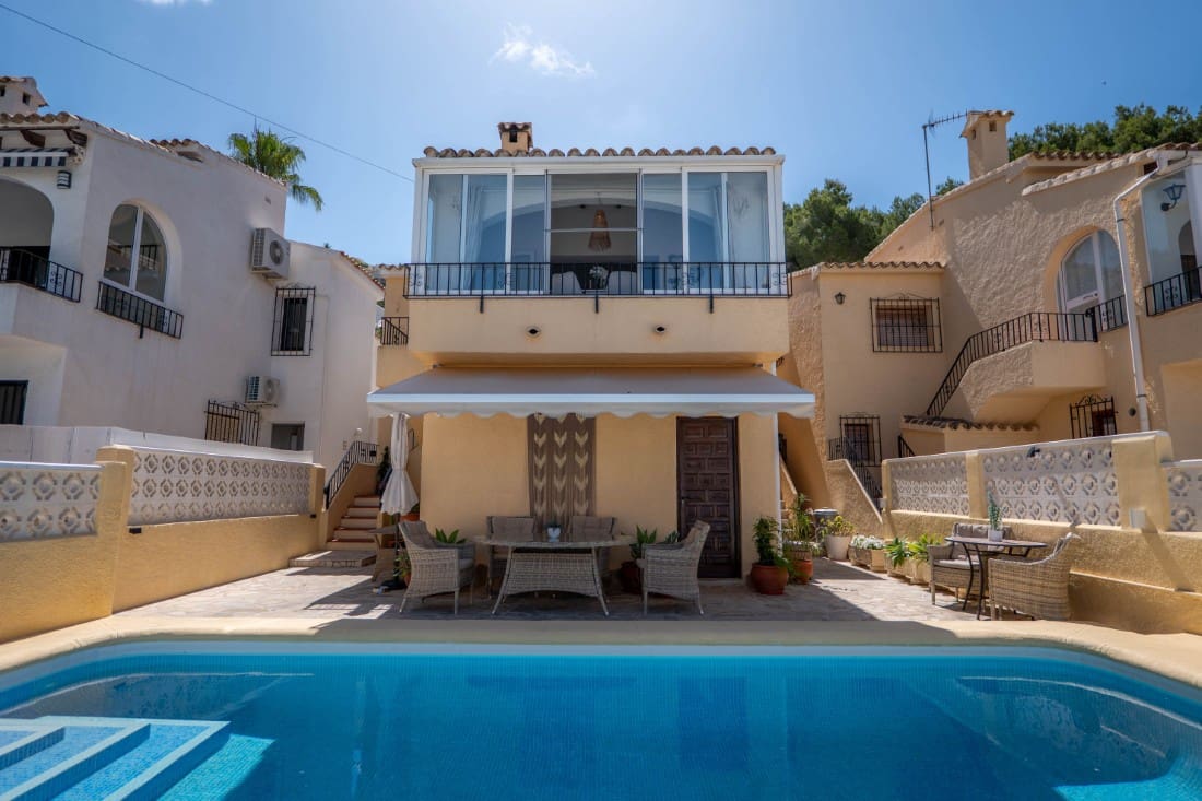 Chalet de 3 habitaciones en Moraira en venta con piscina garaje - 499.000 € (Ref: 10057425)