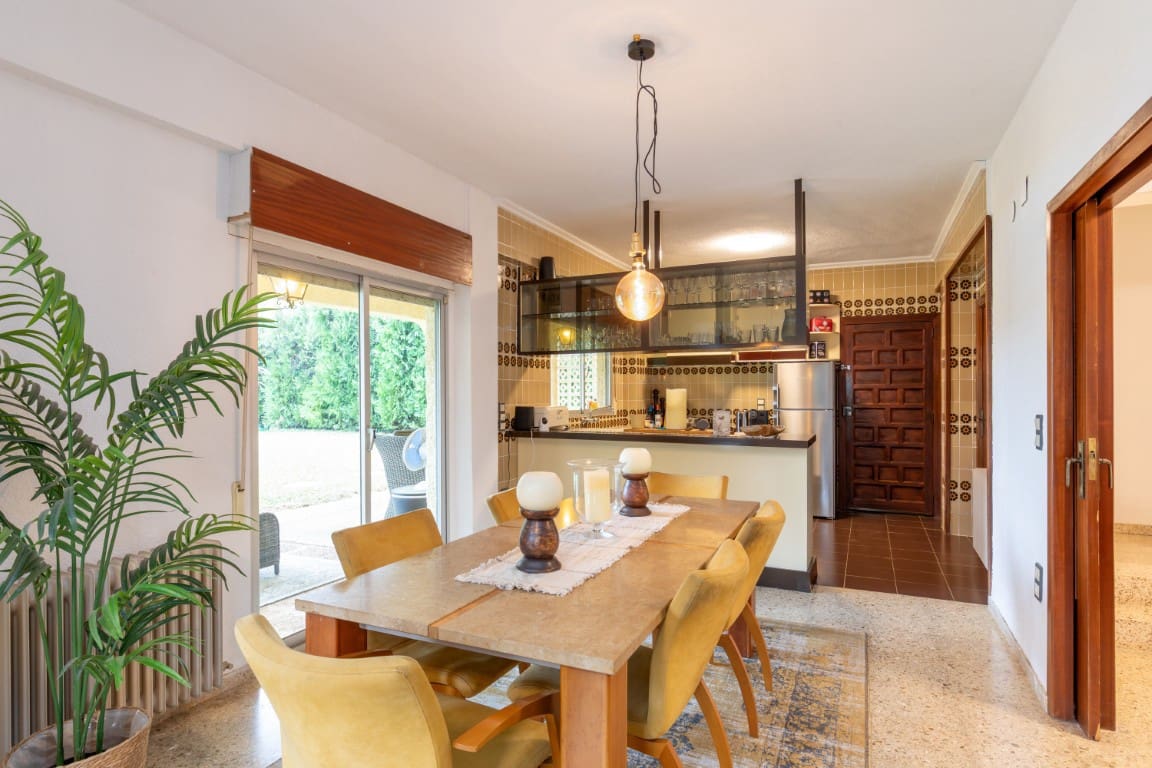 Chalet de 5 habitaciones en Alberic en venta con piscina - 369.000 € (Ref: 10057435)