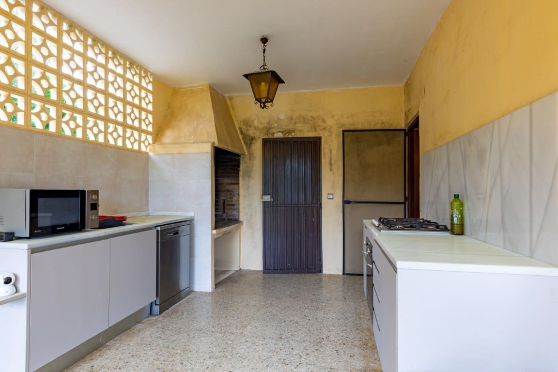 Chalet de 5 habitaciones en Alberic en venta con piscina - 369.000 € (Ref: 10057435)